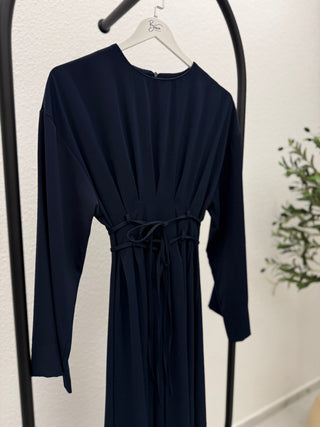 KLEID MIT BINDDETAILS