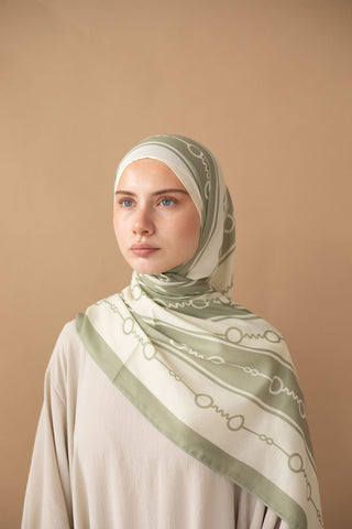 HIJAB MIT KETTENMUSTER
