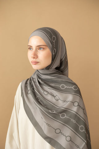 HIJAB MIT KETTENMUSTER