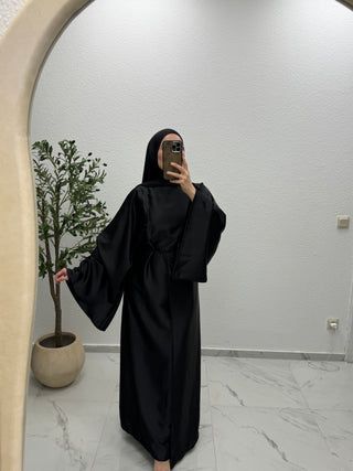 SATIN - KLEID MIT WEITEN ÄRMELN