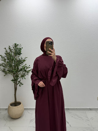 KLEID MIT VOLANTÄRMELN