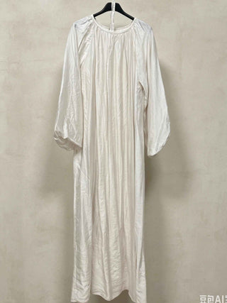 KLEID MIT BALLONÄRMELN