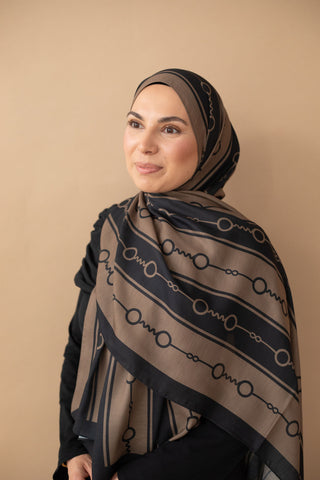 HIJAB MIT KETTENMUSTER