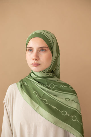 HIJAB MIT KETTENMUSTER
