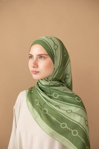 HIJAB MIT KETTENMUSTER
