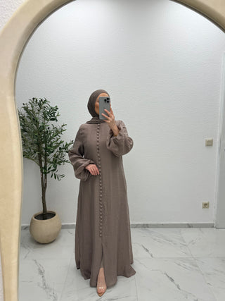 KLEID MIT KNÖPFEN
