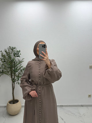 KLEID MIT KNÖPFEN