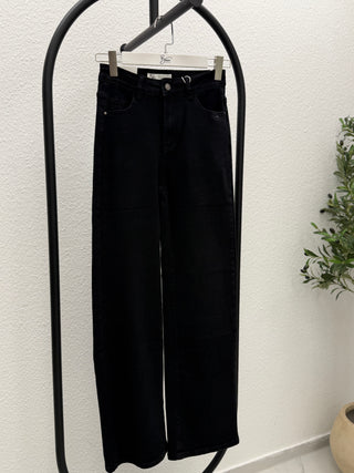 STRAIGHT LEG - JEANS