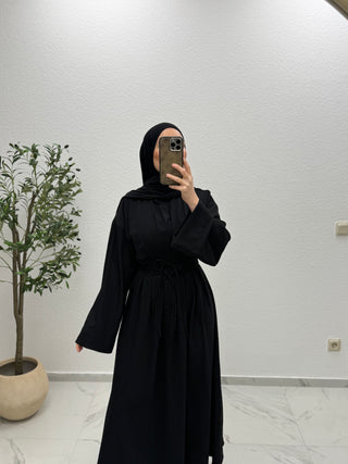 KLEID MIT BINDDETAILS