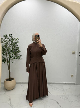 KLEID MIT ELASTISCHER TAILLE