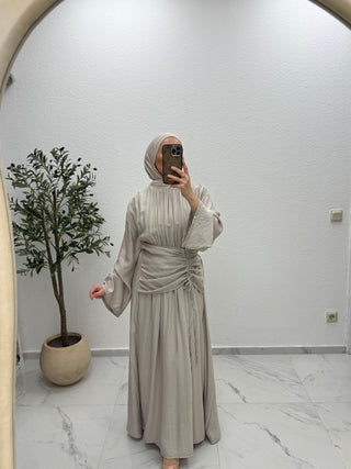 KLEID MIT DRAPIERUNG & WEITEM ÄRMEL