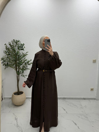 KLEID MIT KNÖPFEN