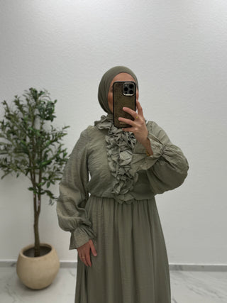 ELEGANTES KLEID MIT VOLANTDETAILS