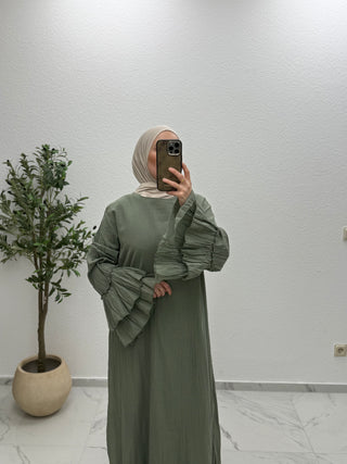 KLEID MIT VOLANTÄRMELN