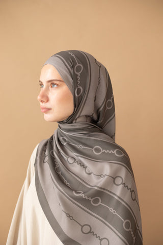 HIJAB MIT KETTENMUSTER