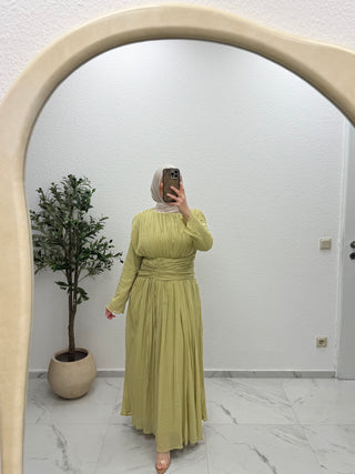 KLEID MIT DRAPIERTER TAILLE