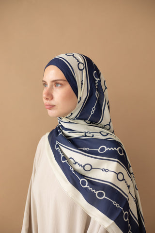 HIJAB MIT KETTENMUSTER