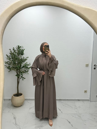 FLIESSENDES KLEID MIT WEITEM ÄRMELDESIGN
