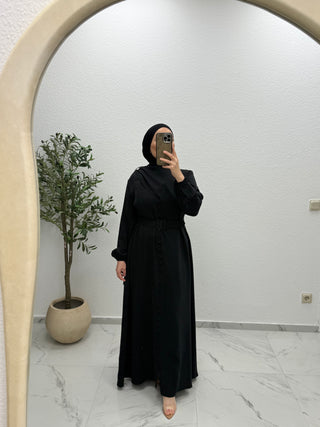KLEID MIT SCHALDETAIL UND KNOPFDETAIL