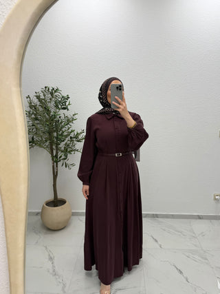 KLEID MIT GÜRTEL