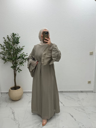 KLEID MIT VOLANTÄRMELN