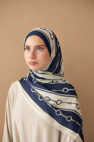 HIJAB MIT KETTENMUSTER