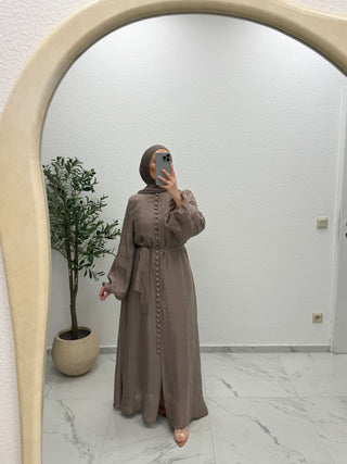KLEID MIT KNÖPFEN