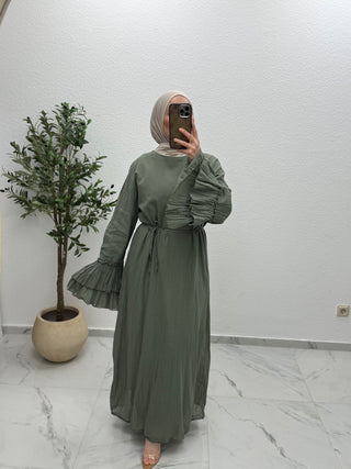 KLEID MIT VOLANTÄRMELN