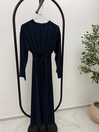 KLEID MIT BINDDETAILS
