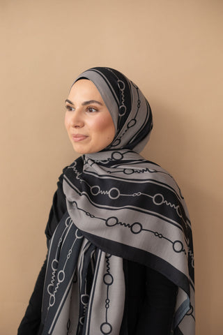 HIJAB MIT KETTENMUSTER