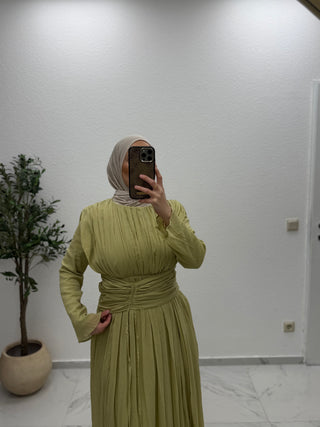 KLEID MIT DRAPIERTER TAILLE