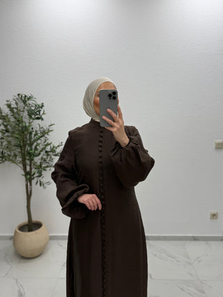 KLEID MIT KNÖPFEN