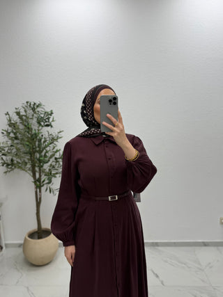 KLEID MIT GÜRTEL