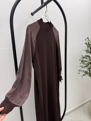 MERSERİZE KLEID MIT SEIDEN COPRA ÄRMELN
