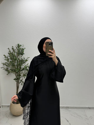 SATIN - ABAYA MIT SPITZENDETAILS
